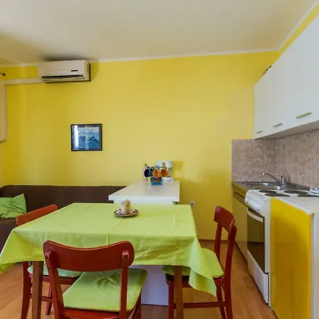 App For 4 Persons, Beautiful Sea View, 15 Rabac